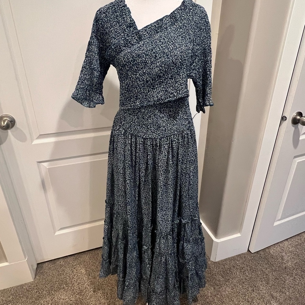 Women's Blue Floral Tiered Maxi Dress - Picture 4 of 9